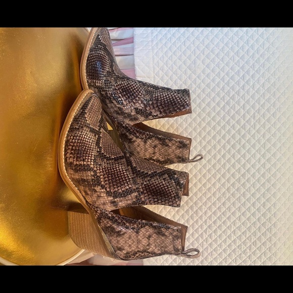 Jeffrey Campbell snakeskin booties. - Picture 2 of 2